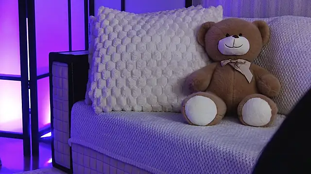 Snapshot of OnlyXandra chatting on March 2026 05:44:01 AM OnlyXandra online show from March 2026 05:44:01 AM