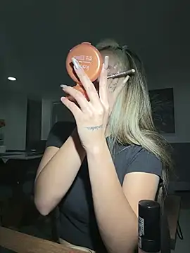 Snapshot of emma_oxford chatting on February 2026 02:21:01 AM emma oxford online show from February 2026 02:21:01 AM