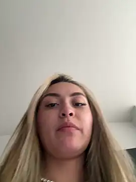 Snapshot of emma_oxford chatting on March 2026 10:38:02 PM emma oxford online show from March 2026 10:38:02 PM