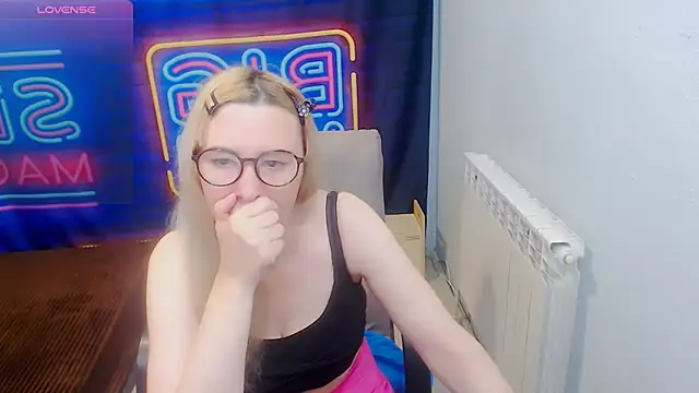 kerakiss877 online show from June 2026 07:51:02 PM