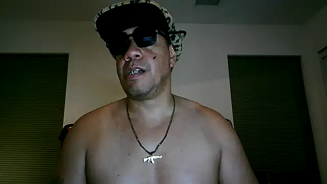 Snapshot of pimpdaddy4ever chatting on December 2024 03:59:02 AM pimpdaddy4ever online show from December 2024 03:59:02 AM