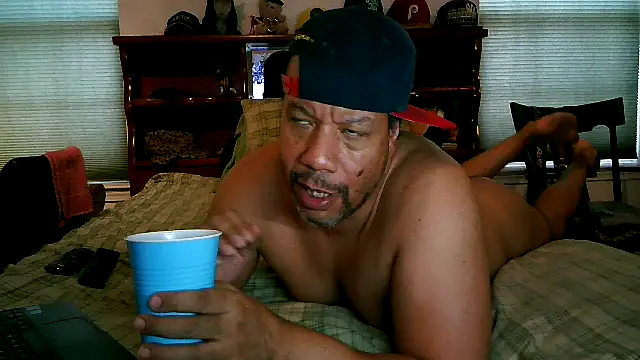 Snapshot of pimpdaddy4ever chatting on January 2025 08:53:02 PM pimpdaddy4ever online show from January 2025 08:53:02 PM