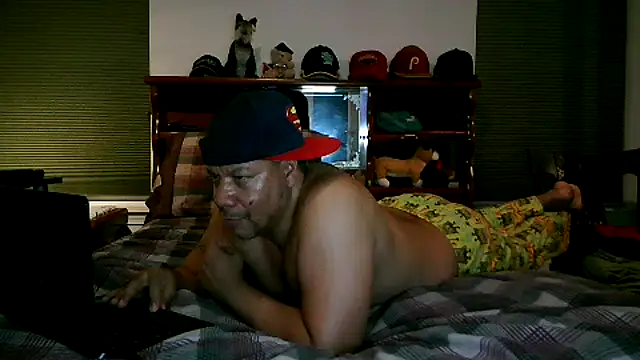 Snapshot of pimpdaddy4ever chatting on February 2025 02:44:02 AM pimpdaddy4ever online show from February 2025 02:44:02 AM