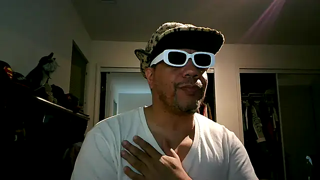 Snapshot of pimpdaddy4ever chatting on March 2025 12:04:01 AM pimpdaddy4ever online show from March 2025 12:04:01 AM
