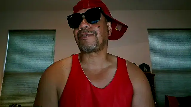 Snapshot of pimpdaddy4ever chatting on April 2026 11:05:02 PM pimpdaddy4ever online show from April 2026 11:05:02 PM