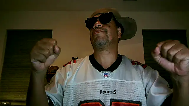 Snapshot of pimpdaddy4ever chatting on April 2026 11:44:02 PM pimpdaddy4ever online show from April 2026 11:44:02 PM