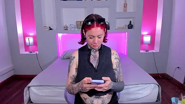 Snapshot of ViolettaBaker_ chatting on January 2025 10:55:01 PM ViolettaBaker online show from January 2025 10:55:01 PM
