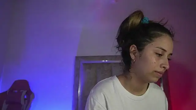 little-Emma online show from July 2026 11:26:01 PM