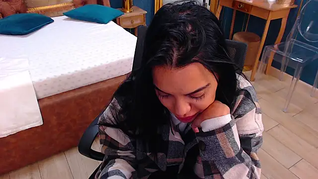 Snapshot of SerenaXMendez chatting on February 2025 07:01:01 AM SerenaXMendez online show from February 2025 07:01:01 AM