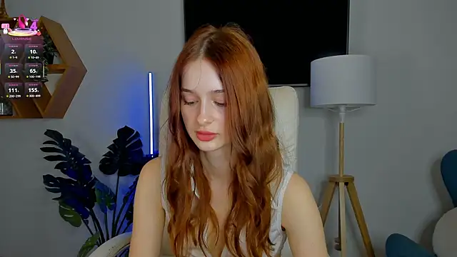 Snapshot of Viola__moon chatting on October 2025 12:28:02 PM Viola moon online show from October 2025 12:28:02 PM