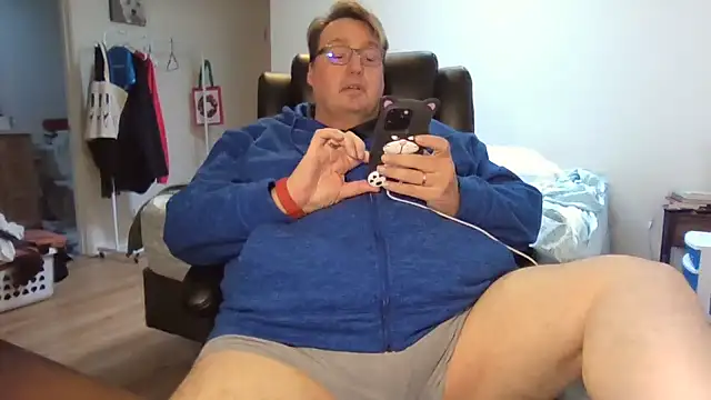 Snapshot of wvalentino chatting on December 2024 10:08:02 PM wvalentino online show from December 2024 10:08:02 PM