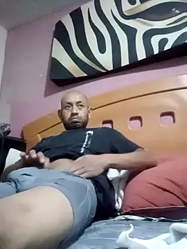 pineda1689 online show from March 2025 06:25:01 PM