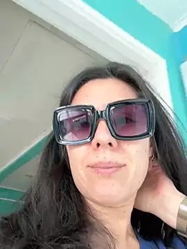 Snapshot of Reinacatchile chatting on March 2026 09:22:02 PM Reinacatchile online show from March 2026 09:22:02 PM