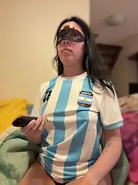 Reinacatchile online show from June 2026 12:27:01 AM