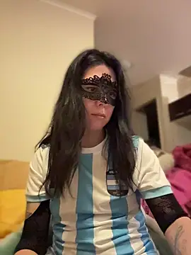 Reinacatchile online show from July 2026 01:01:02 AM