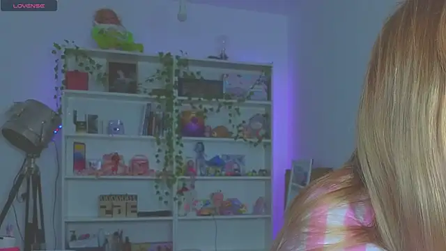 Snapshot of Milia_Parker chatting on September 2025 09:20:02 PM Milia Parker online show from September 2025 09:20:02 PM