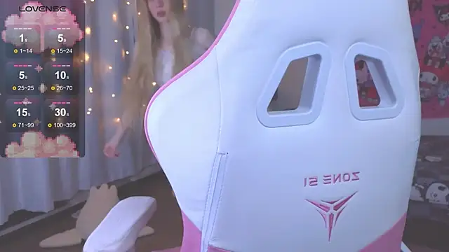 Snapshot of Milia_Parker chatting on October 2025 08:48:02 PM Milia Parker online show from October 2025 08:48:02 PM