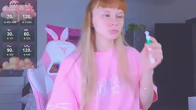 Snapshot of Milia_Parker chatting on November 2025 10:21:01 PM Milia Parker online show from November 2025 10:21:01 PM