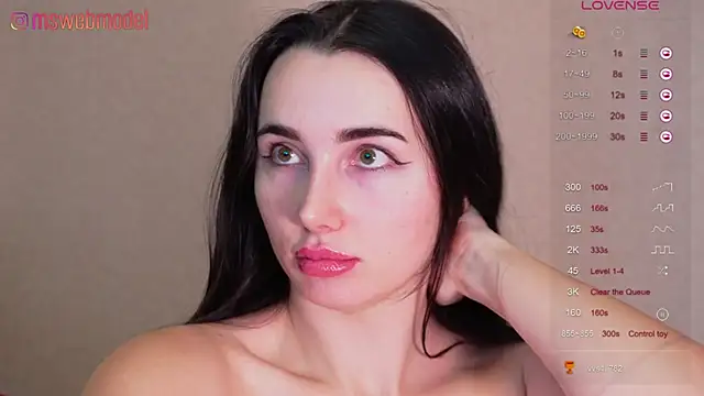 Snapshot of Ann_divine chatting on December 2024 04:39:02 AM Ann divine online show from December 2024 04:39:02 AM