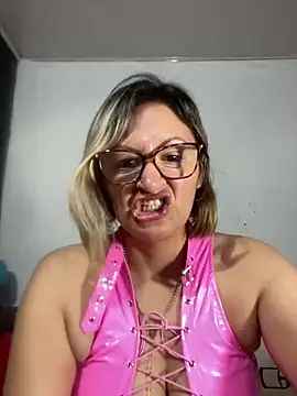 Snapshot of dirty_mistress_69 chatting on December 2024 01:38:02 PM dirty mistress 69 online show from December 2024 01:38:02 PM