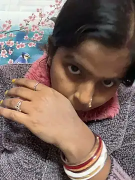 Snapshot of Beauty-queen chatting on January 2025 01:37:02 PM Beauty-queen online show from January 2025 01:37:02 PM