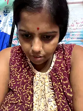 Beauty-queen online show from October 2025 01:01:01 PM