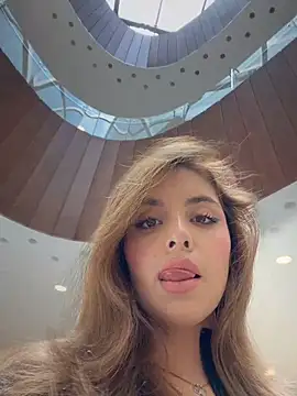 Alirawrz online show from June 2026 03:39:02 PM