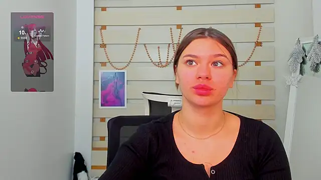 Snapshot of Josephine_Kiss chatting on December 2024 08:05:02 AM Josephine Kiss online show from December 2024 08:05:02 AM