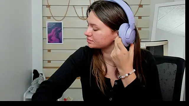 Snapshot of Josephine_Kiss chatting on January 2025 06:10:01 PM Josephine Kiss online show from January 2025 06:10:01 PM