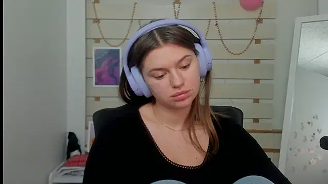 Snapshot of Josephine_Kiss chatting on February 2025 10:28:02 AM Josephine Kiss online show from February 2025 10:28:02 AM