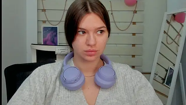 Snapshot of Josephine_Kiss chatting on February 2025 01:10:02 PM Josephine Kiss online show from February 2025 01:10:02 PM