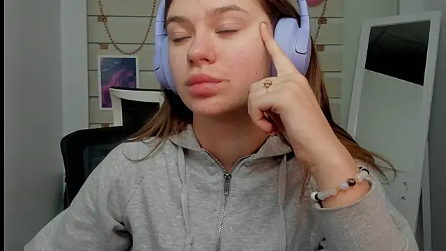Snapshot of Josephine_Kiss chatting on February 2025 12:45:02 PM Josephine Kiss online show from February 2025 12:45:02 PM