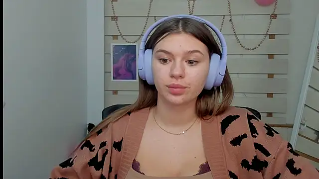 Snapshot of Josephine_Kiss chatting on February 2025 01:52:02 PM Josephine Kiss online show from February 2025 01:52:02 PM