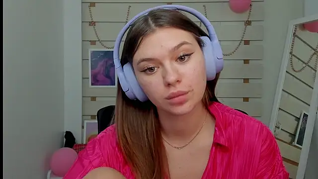 Snapshot of Josephine_Kiss chatting on February 2025 04:56:02 PM Josephine Kiss online show from February 2025 04:56:02 PM