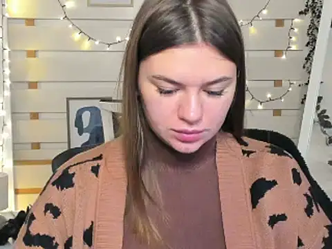 Josephine Kiss online show from November 2025 01:00:02 PM