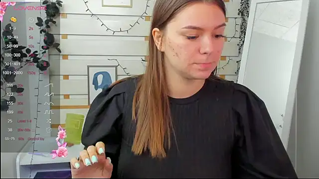 Josephine Kiss online show from March 2026 01:17:01 PM