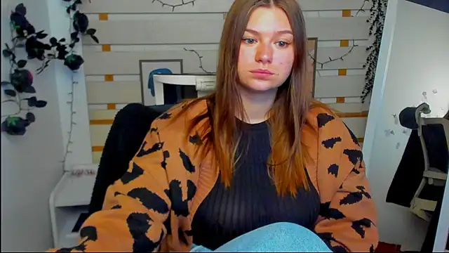 Josephine Kiss online show from April 2026 07:28:02 AM