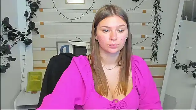 Josephine Kiss online show from May 2026 01:05:02 PM