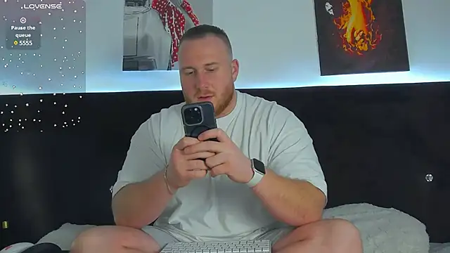 Snapshot of RoddyStill chatting on January 2025 07:38:02 AM RoddyStill online show from January 2025 07:38:02 AM