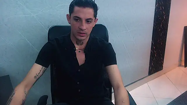 Snapshot of Erick_Wall chatting on February 2025 12:37:02 PM Erick Wall online show from February 2025 12:37:02 PM