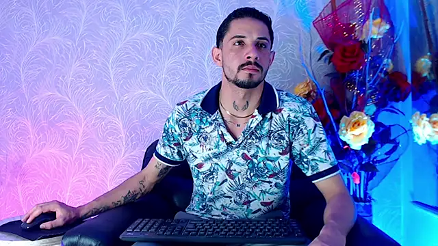 Snapshot of Erick_Wall chatting on January 2026 03:00:02 AM Erick Wall online show from January 2026 03:00:02 AM