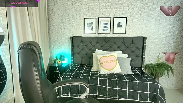 Snapshot of sussy__stone chatting on December 2024 12:31:01 PM sussy stone online show from December 2024 12:31:01 PM