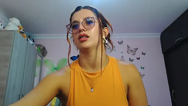 Snapshot of caroline_jonson chatting on November 2025 07:29:02 PM caroline jonson online show from November 2025 07:29:02 PM