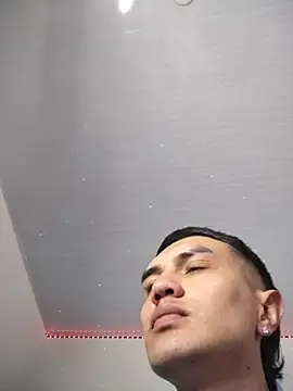 Tifanny Sweett online show from November 2025 01:49:02 AM