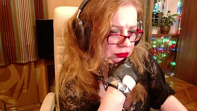 Snapshot of Miss_Tress chatting on November 2025 09:58:02 PM Miss Tress online show from November 2025 09:58:02 PM