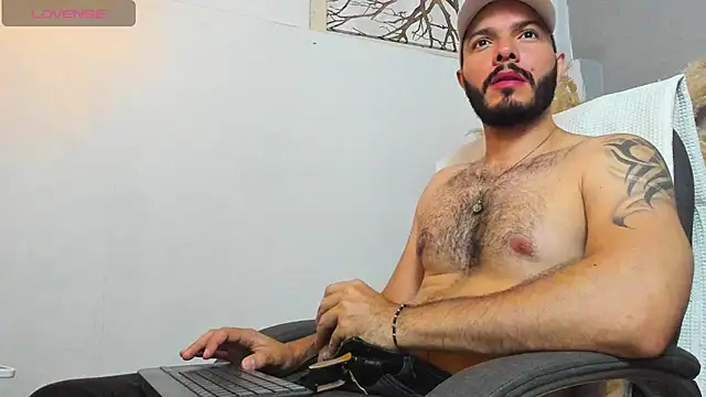 Tom Bailey online show from September 2025 03:39:01 AM