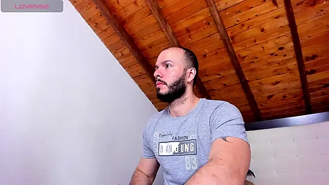 Snapshot of Tom_Bailey chatting on March 2026 12:42:01 PM Tom Bailey online show from March 2026 12:42:01 PM