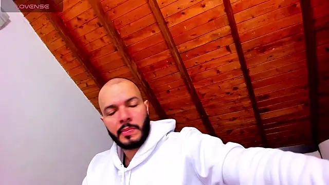 Snapshot of Tom_Bailey chatting on March 2026 12:52:02 PM Tom Bailey online show from March 2026 12:52:02 PM