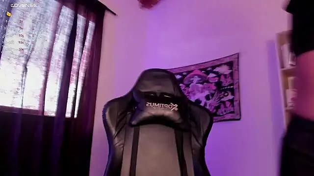 Snapshot of Luu01_ chatting on December 2024 08:50:01 PM Luu01 online show from December 2024 08:50:01 PM