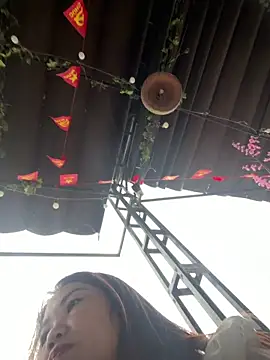 Snapshot of Emily_9xx chatting on March 2026 04:07:02 AM Emily 9xx online show from March 2026 04:07:02 AM